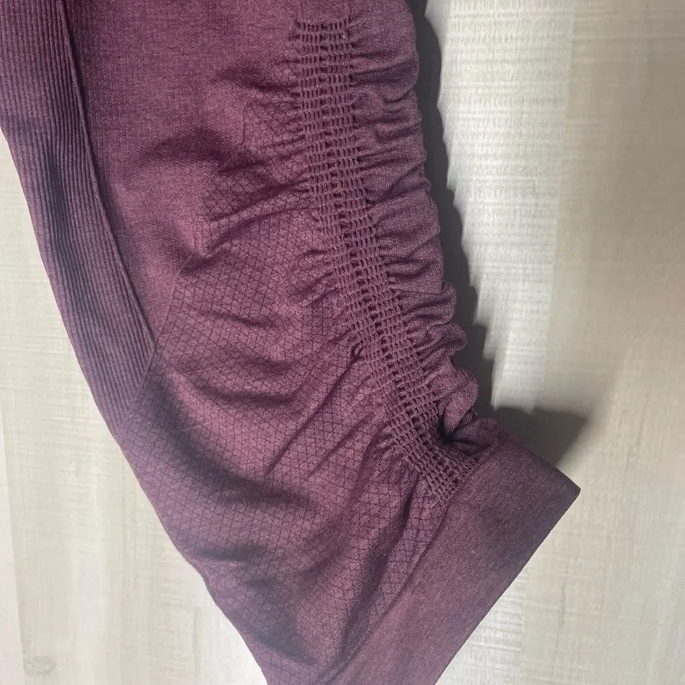 Lululemon In The Flow‎ Crop II Bordeaux burgundy heather leggings knee length, 6